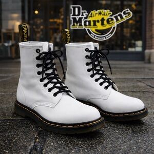 Doc Martens Air Wair Zavala Laced Up Platform Boots - NWOT